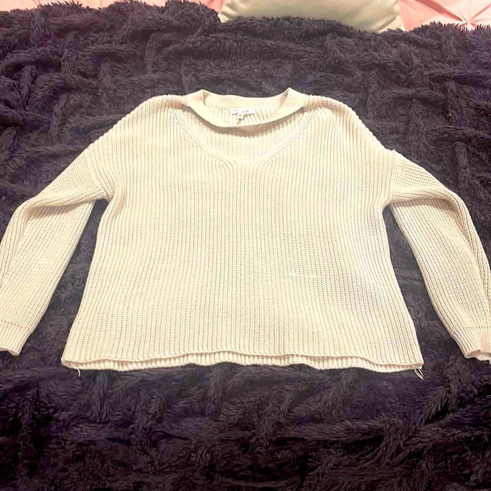 Miracle cream cut out v-neck sweater